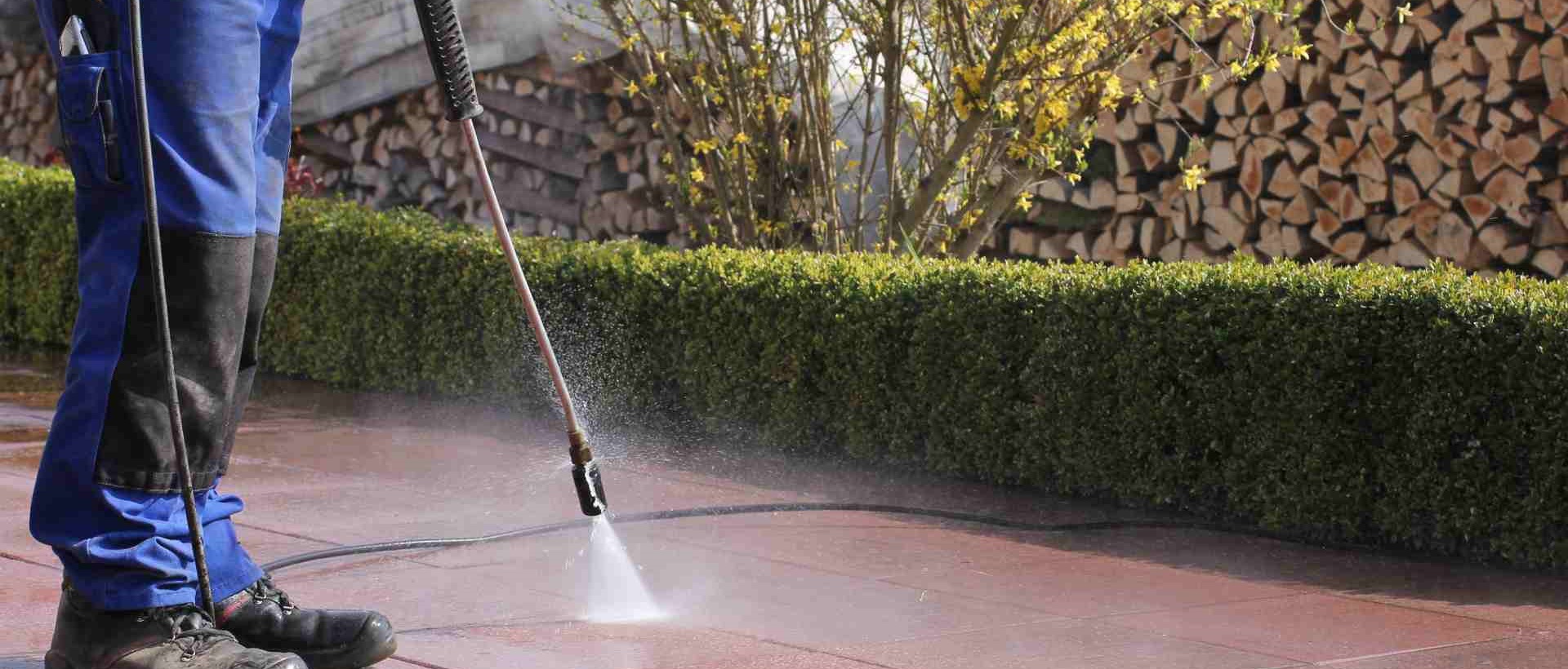 garden maintenance TW3